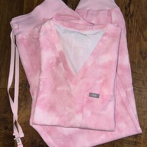 FIGS Catarina top and high waisted Zamora bottoms in pink and white size M